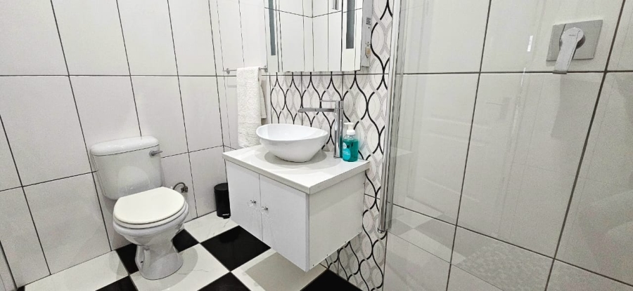 5 Bedroom Property for Sale in Kleinbaai Western Cape